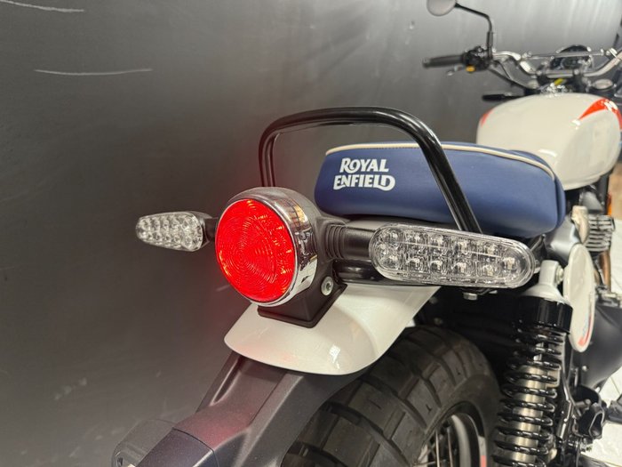 2025 Royal Enfield INTERCEPTOR 650 E5 CLASSIC White