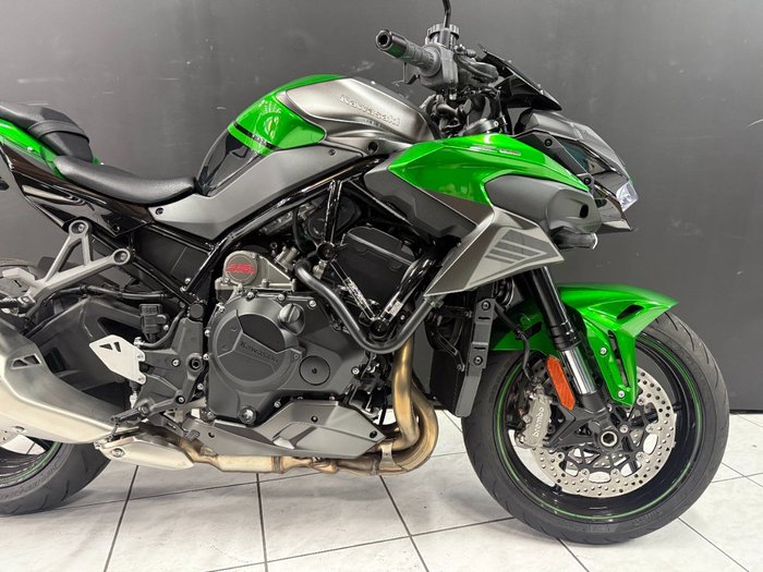 2025 Kawasaki Z H2 (ZR1000K) Green