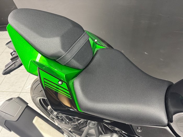 2025 Kawasaki Z H2 (ZR1000K) Green
