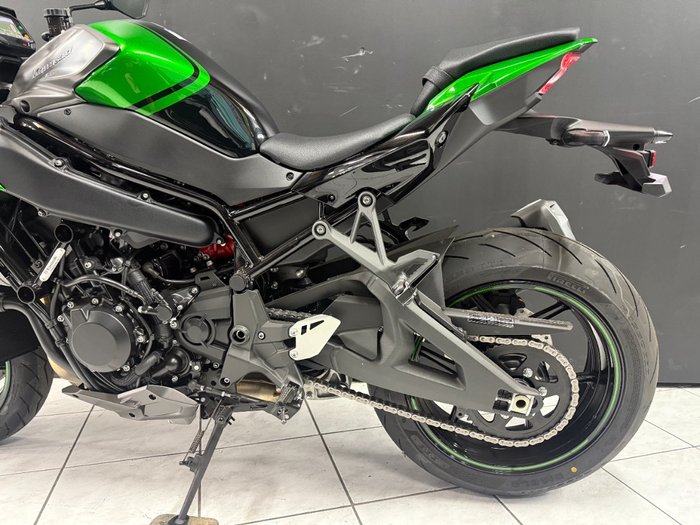 2025 Kawasaki Z H2 (ZR1000K) Green