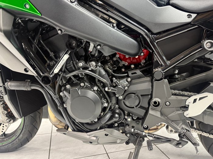 2025 Kawasaki Z H2 (ZR1000K) Green