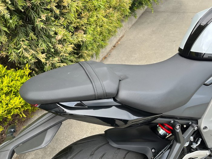 2025 Triumph DAYTONA 660 White