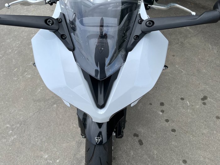 2025 Triumph DAYTONA 660 White