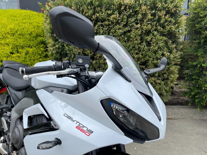 2025 Triumph DAYTONA 660 White
