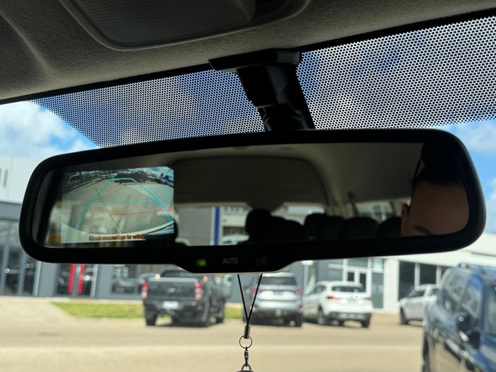 2018 Toyota Hiace Commuter KDH223R French Vanilla