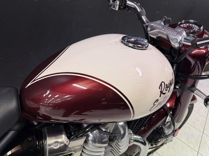 2025 Royal Enfield 2025 Royal Enfield 650CC Classic Road VALLUM RED