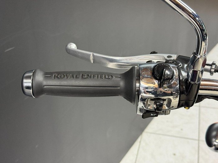 2025 Royal Enfield 2025 Royal Enfield 650CC Classic Road VALLUM RED