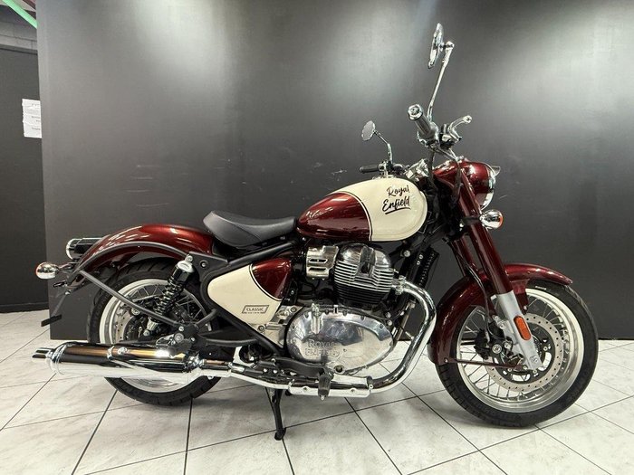 2025 Royal Enfield 2025 Royal Enfield 650CC Classic Road VALLUM RED