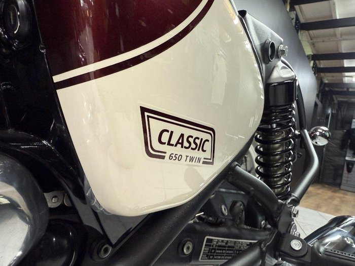 2025 Royal Enfield 2025 Royal Enfield 650CC Classic Road VALLUM RED