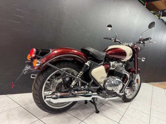 2025 Royal Enfield 2025 Royal Enfield 650CC Classic Road VALLUM RED