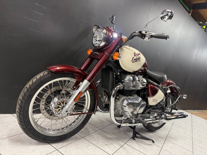 2025 Royal Enfield 2025 Royal Enfield 650CC Classic Road VALLUM RED