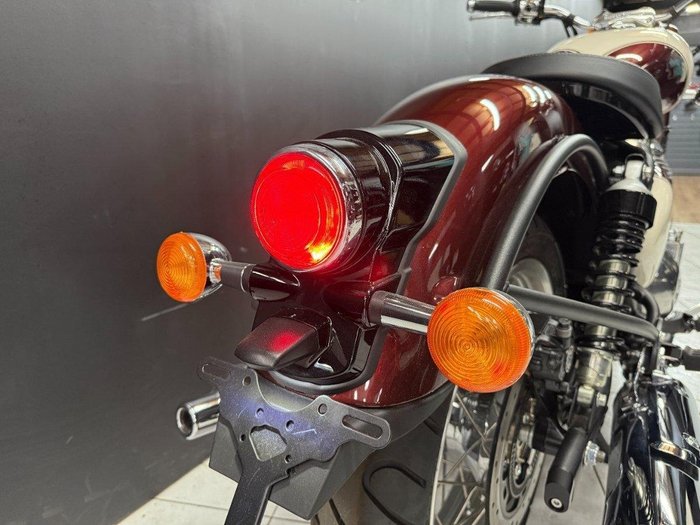 2025 Royal Enfield 2025 Royal Enfield 650CC Classic Road VALLUM RED