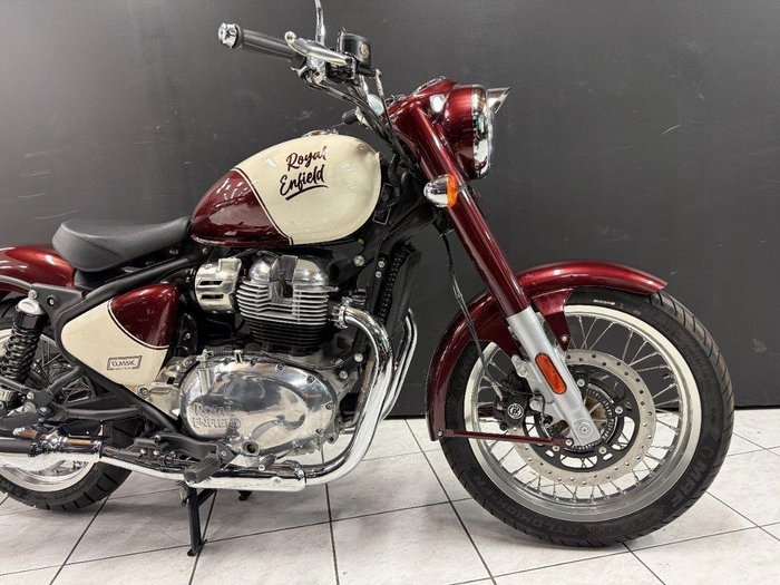 2025 Royal Enfield 2025 Royal Enfield 650CC Classic Road VALLUM RED