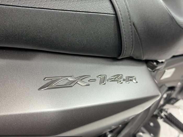 2025 Kawasaki NINJA ZX-14R SE Red