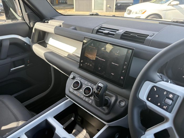 2025 Land Rover Defender 110 P400e X-Dynamic SE L663 MY25.5 AWD Fuji White