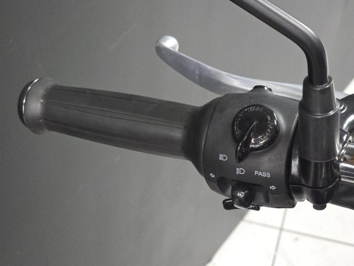 2025 Royal Enfield BULLET 350 Gold