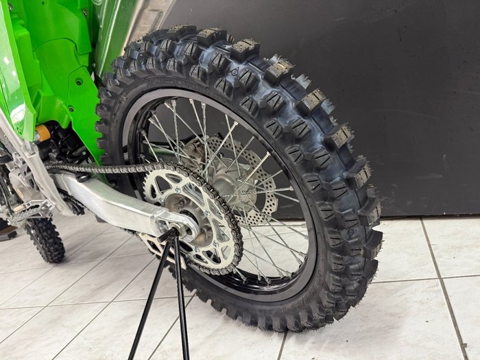 2025 Kawasaki 2025 Kawasaki 450CC KX450 Motocross Green