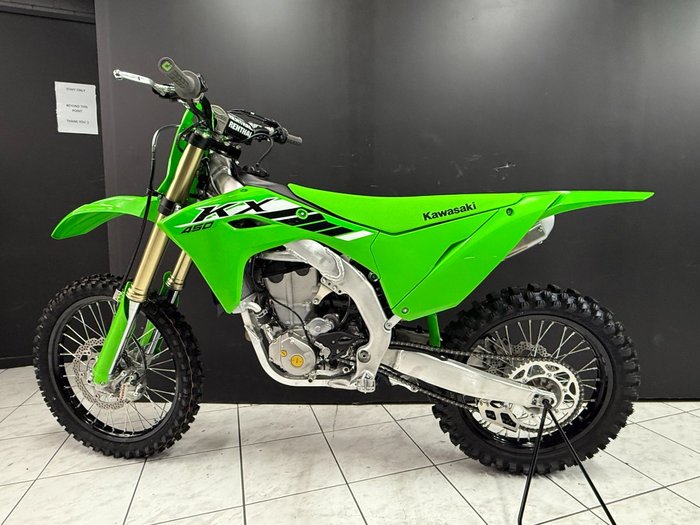 2025 Kawasaki 2025 Kawasaki 450CC KX450 Motocross Green