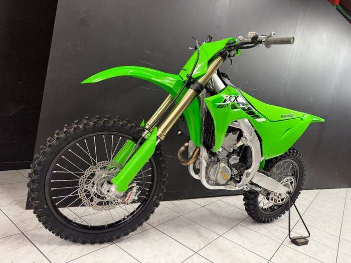 2025 Kawasaki 2025 Kawasaki 450CC KX450 Motocross Green