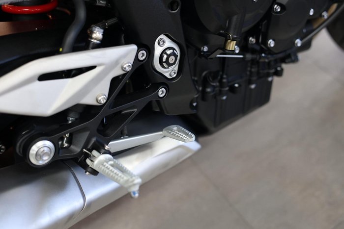 2025 Triumph Street Triple R 765 Street Triple Black