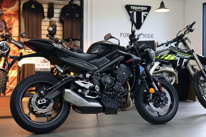 2025 Triumph Street Triple R 765 Street Triple Black