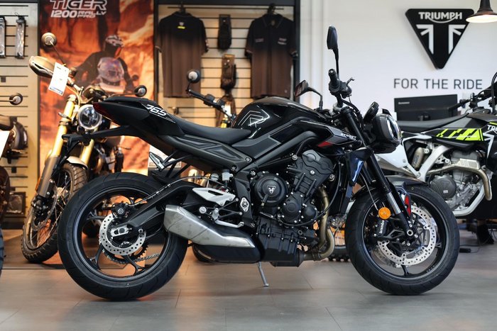 2025 Triumph Street Triple R 765 Street Triple Black