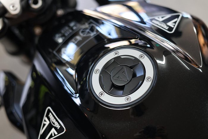 2025 Triumph Street Triple R 765 Street Triple Black