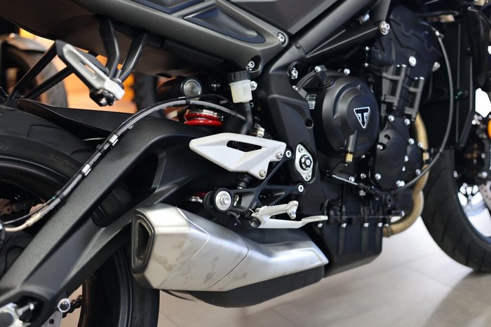2025 Triumph Street Triple R 765 Street Triple Black