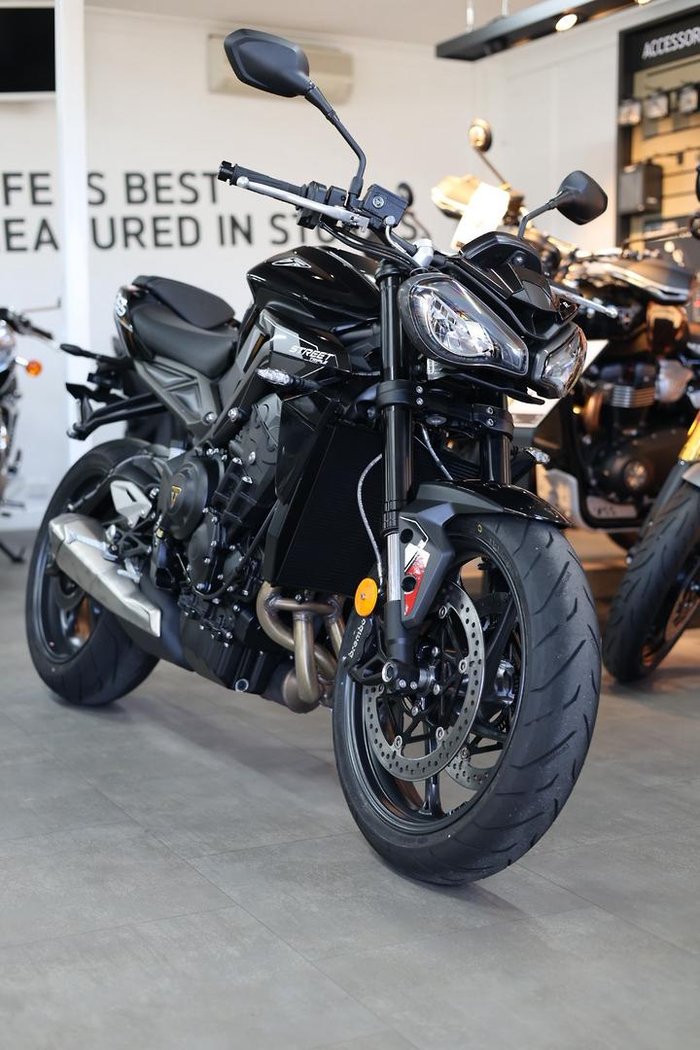 2025 Triumph Street Triple R 765 Street Triple Black