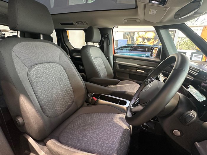 2025 Volkswagen ID. Buzz Pro BEV560