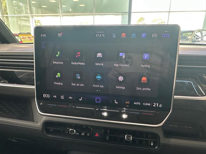 2025 Volkswagen ID. Buzz Pro BEV560