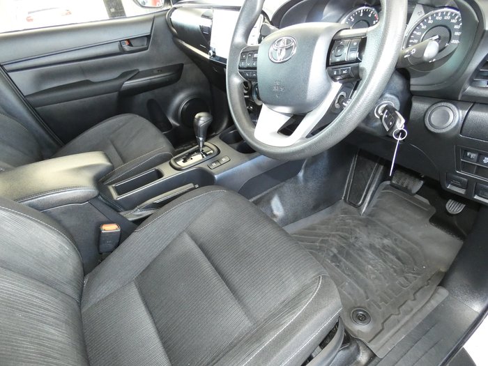 2020 Toyota Hilux SR Hi-Rider (4x2)