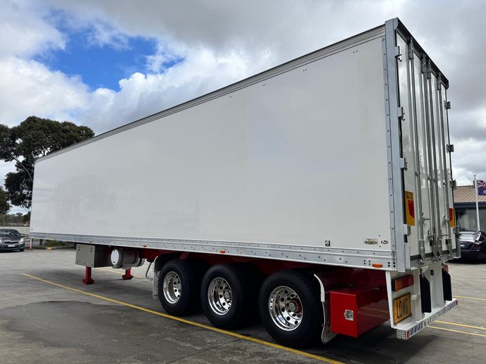 2016 Maxitrans St3 22 Pallet -18 High Cube Reefer Double Stacker Red