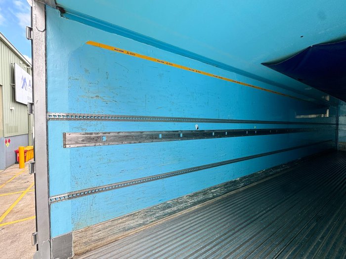 2016 Maxitrans St3 22 Pallet -18 High Cube Reefer Double Stacker Red
