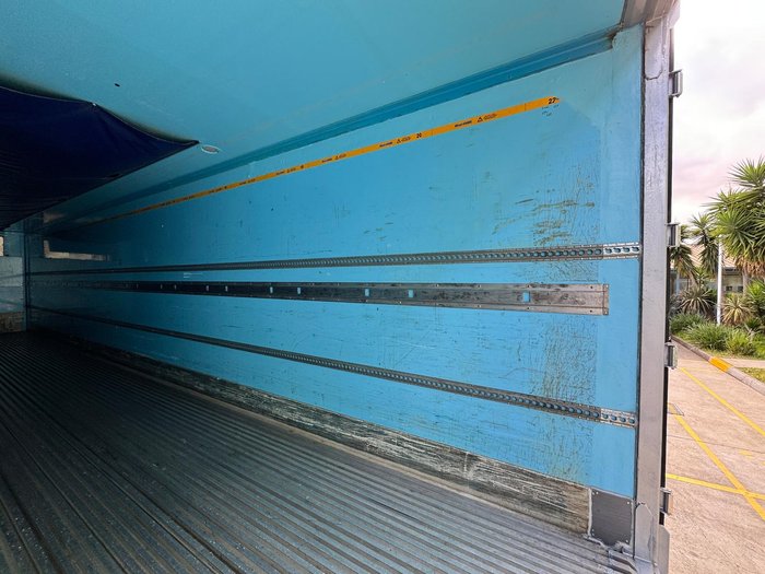 2016 Maxitrans St3 22 Pallet -18 High Cube Reefer Double Stacker Red