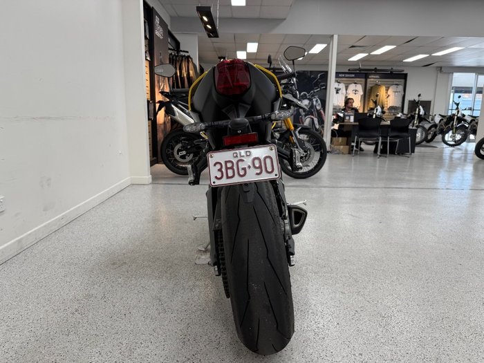 2024 Triumph STREET TRIPLE RS Yellow