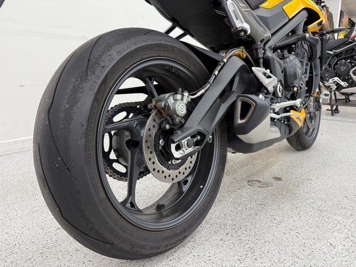 2024 Triumph STREET TRIPLE RS Yellow