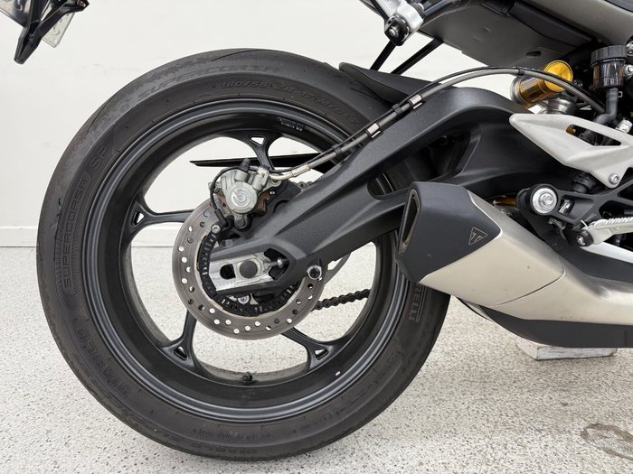 2024 Triumph STREET TRIPLE RS Yellow