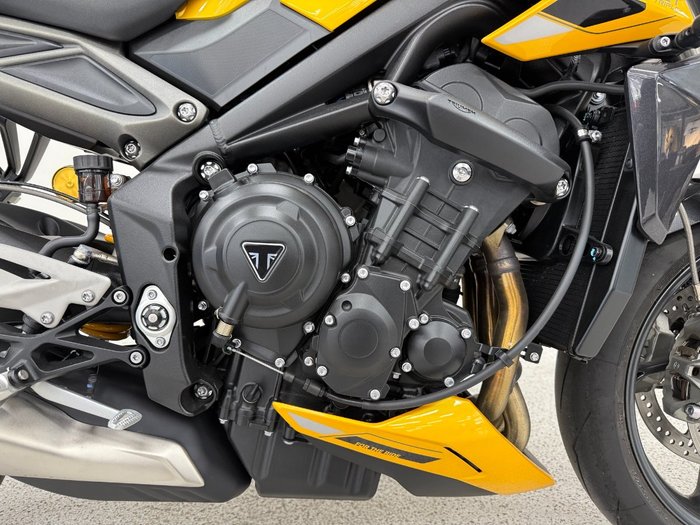 2024 Triumph STREET TRIPLE RS Yellow