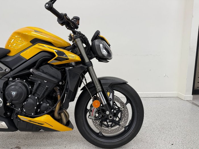 2024 Triumph STREET TRIPLE RS Yellow