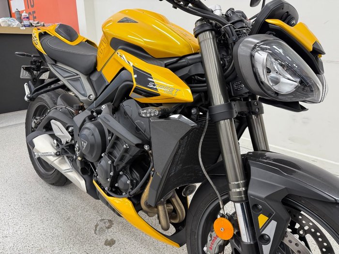 2024 Triumph STREET TRIPLE RS Yellow