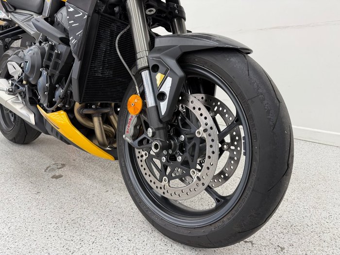 2024 Triumph STREET TRIPLE RS Yellow