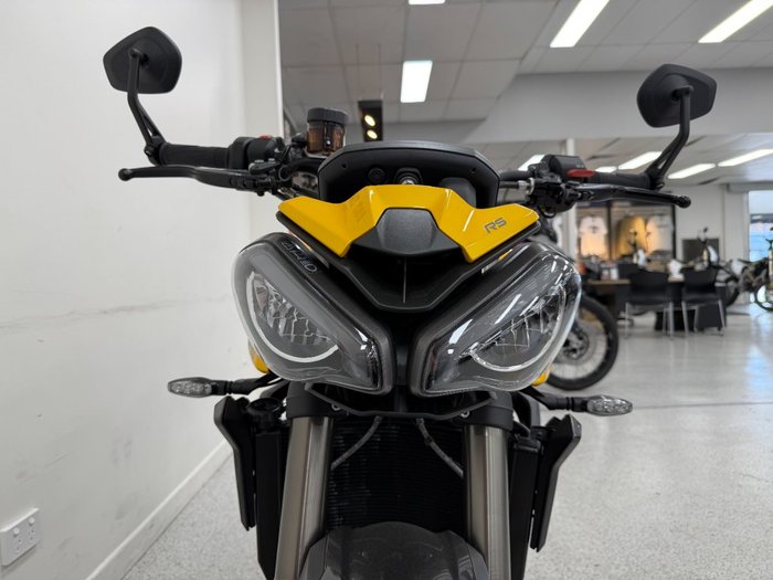2024 Triumph STREET TRIPLE RS Yellow