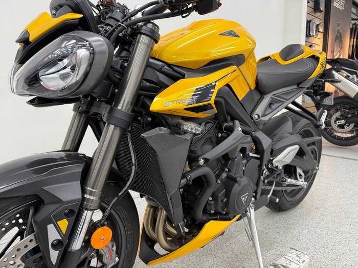 2024 Triumph STREET TRIPLE RS Yellow