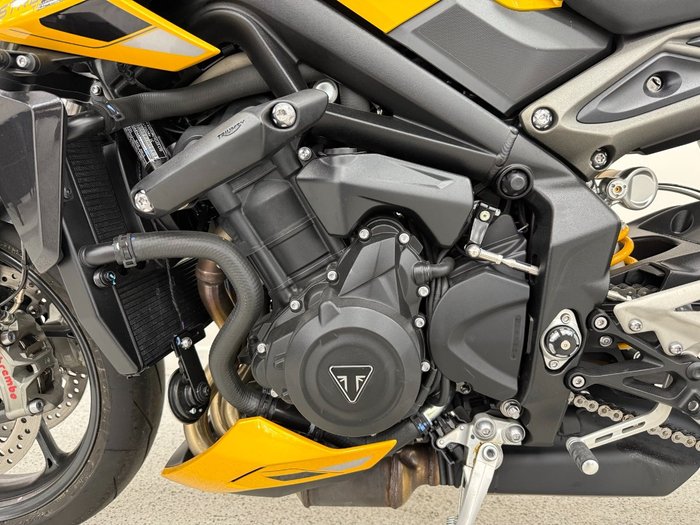 2024 Triumph STREET TRIPLE RS Yellow