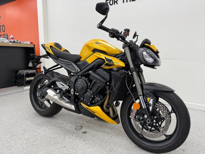 2024 Triumph STREET TRIPLE RS Yellow