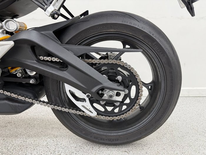2024 Triumph STREET TRIPLE RS Yellow