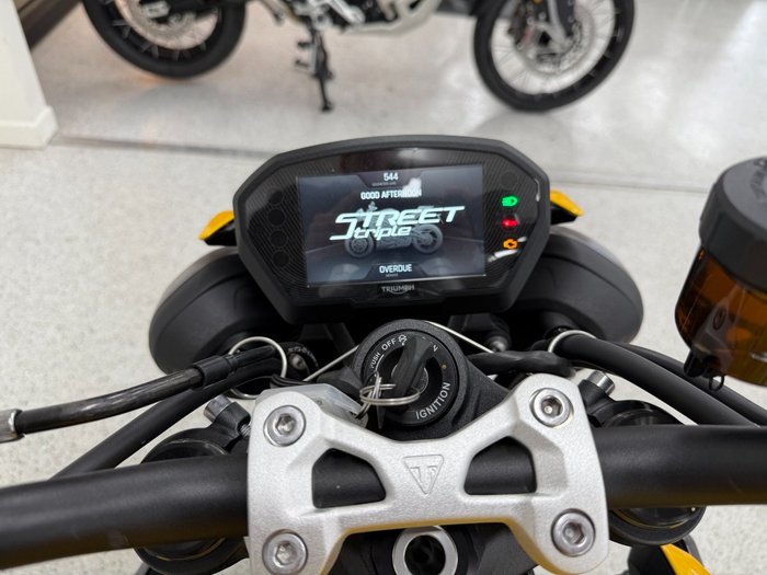 2024 Triumph STREET TRIPLE RS Yellow