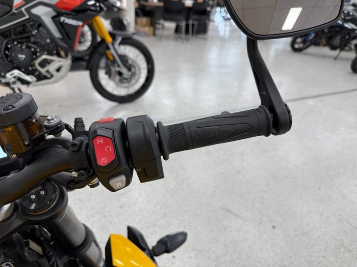 2024 Triumph STREET TRIPLE RS Yellow