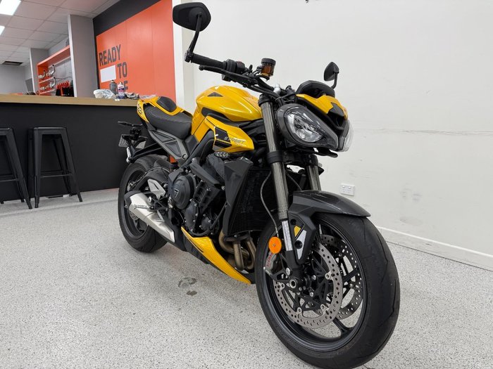2024 Triumph STREET TRIPLE RS Yellow